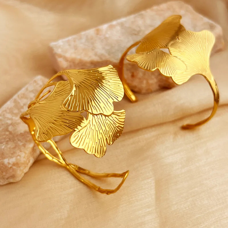 Petal Poise Set