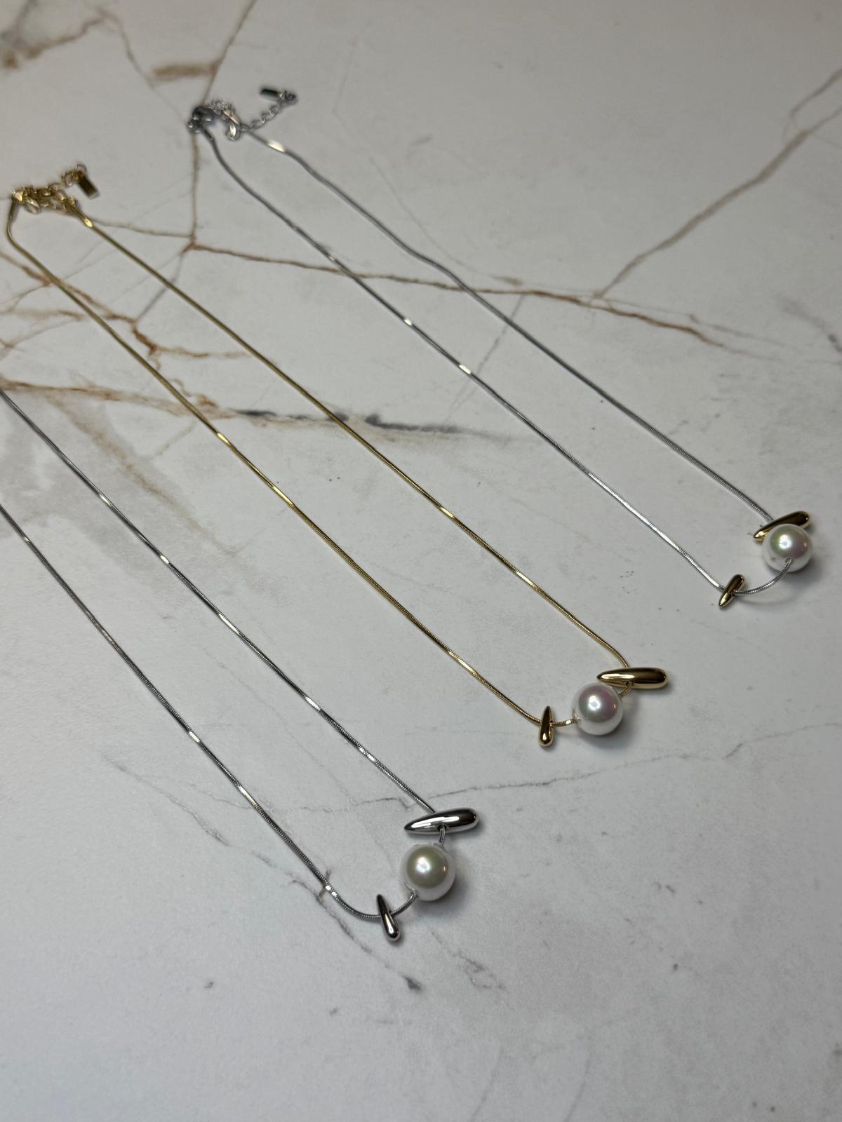 Lira Pearl Necklace
