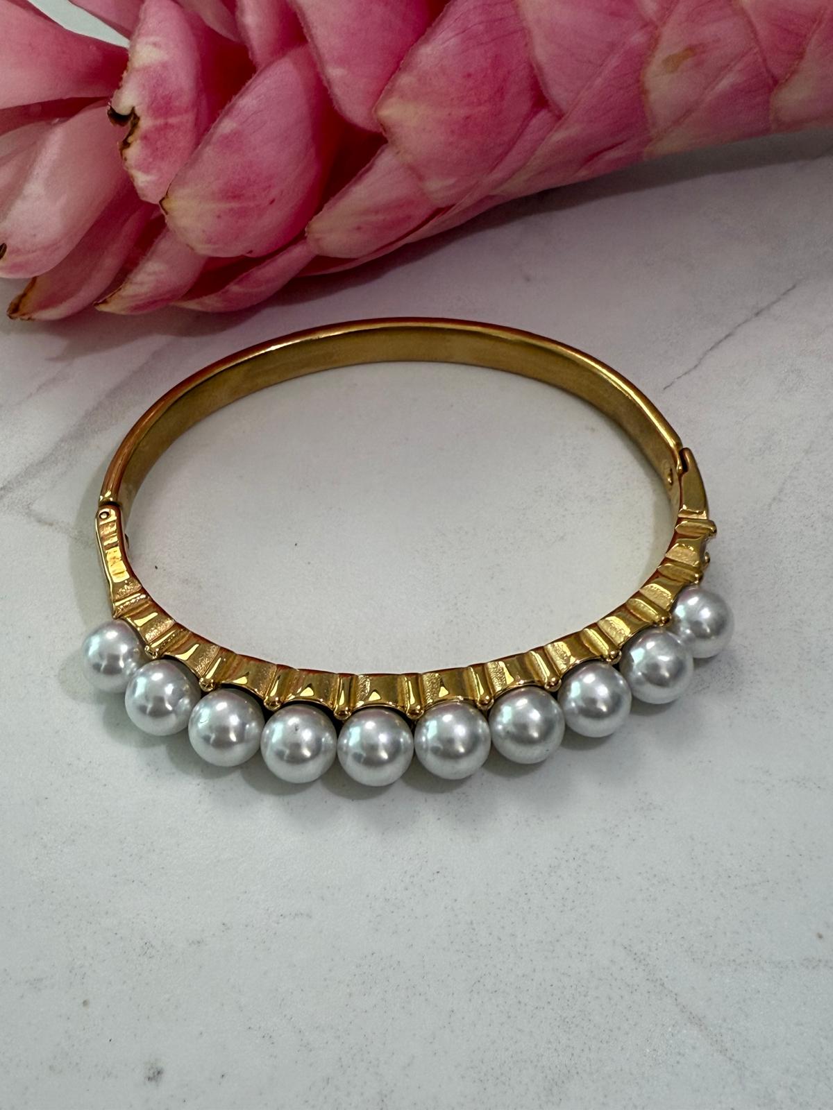 Eterna Pearls Bracelet