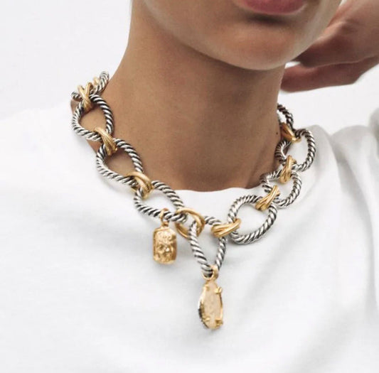 Eterna Chain Necklace