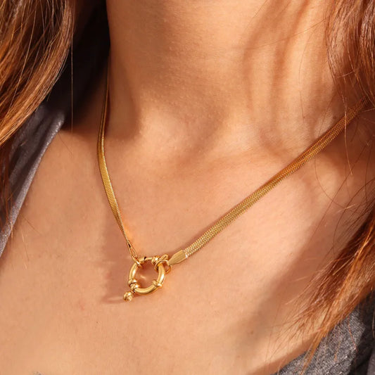 Lavena Necklace